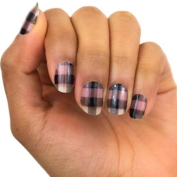 🎉3/$25  NEW Color Street Plaid About You Clear Overlay Black Retired Nail strips - Picture 7 of 12